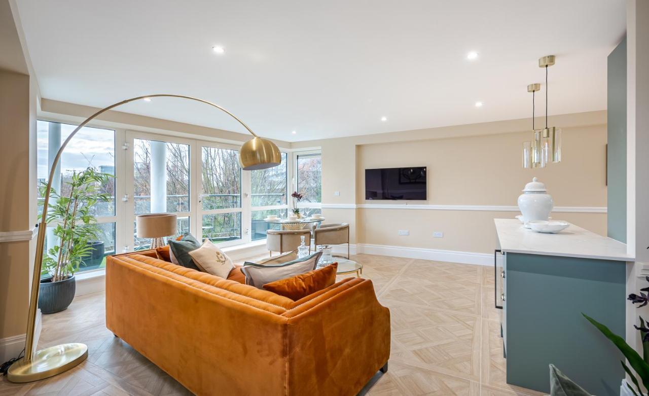 Apartment Stunning 2br 2bth With Ac In The Heart Of Chiswick *